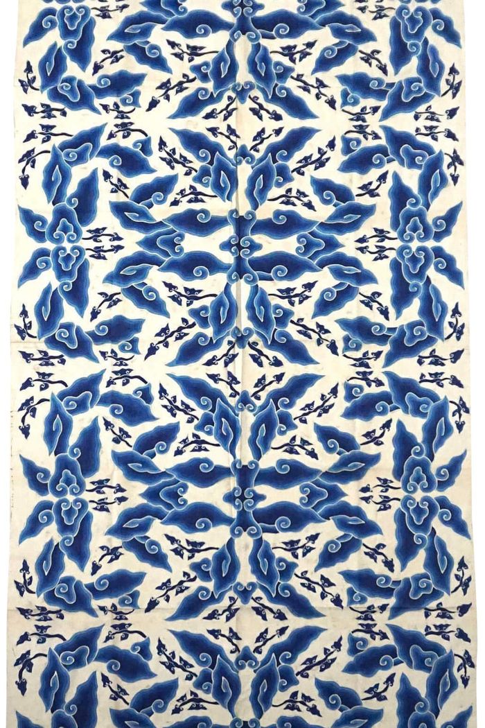Kain batik motif mega mendung biru Cirebon